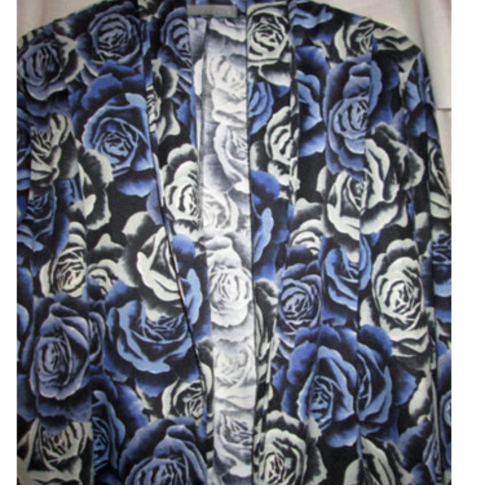 OLIVIA MOON WOMENS SIZE M SWEATER WITH ROSE PRINT - Picture 3 of 4